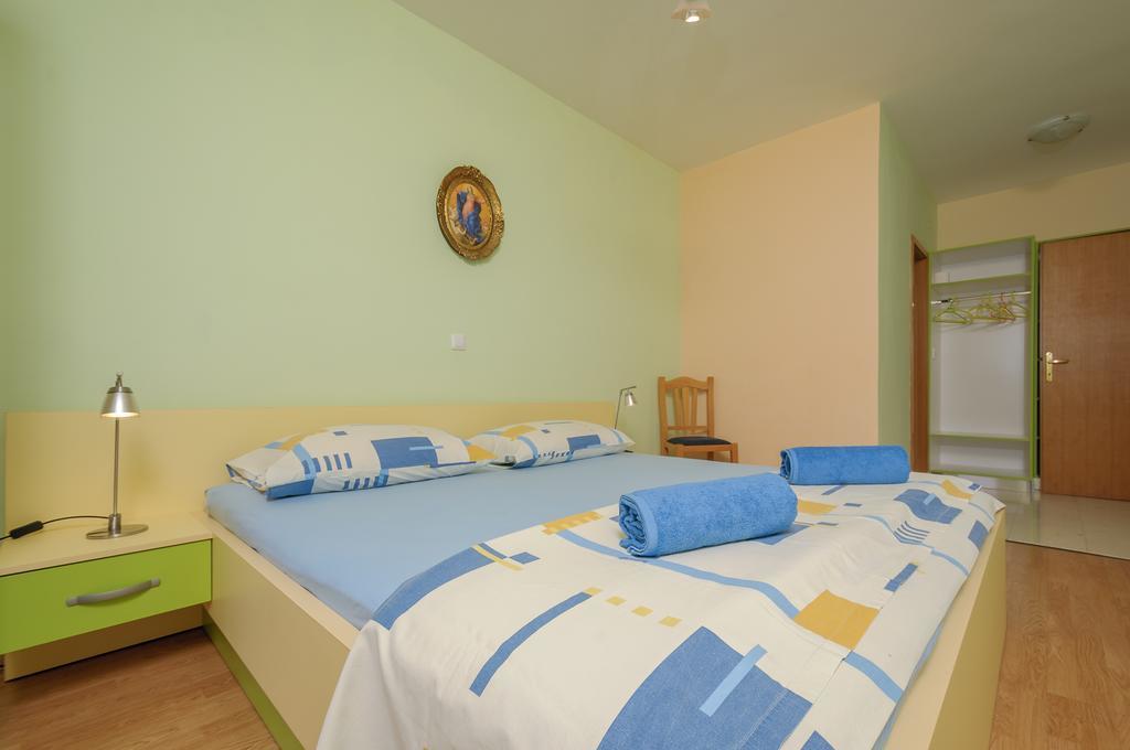 Apartments Komazin Hvar Town Exterior photo